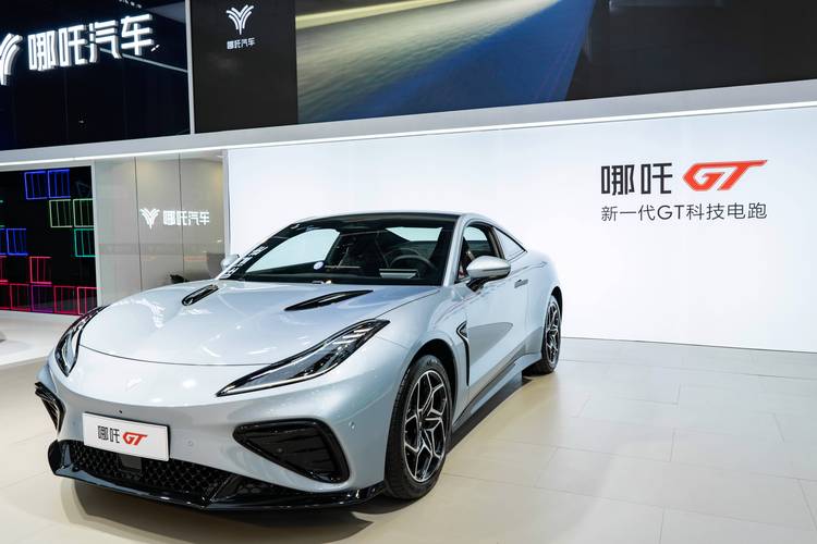 东莞南城区裕迅泽企业管理咨询哪吒汽车在智能汽车领域的表现，领途汽车在新能源汽车市场中的影响力